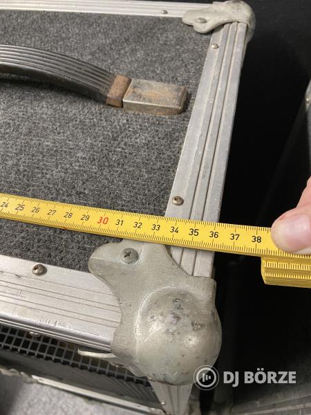 Üres hangfalak hangváltóval, állványhüvellyel (4 db egyben)