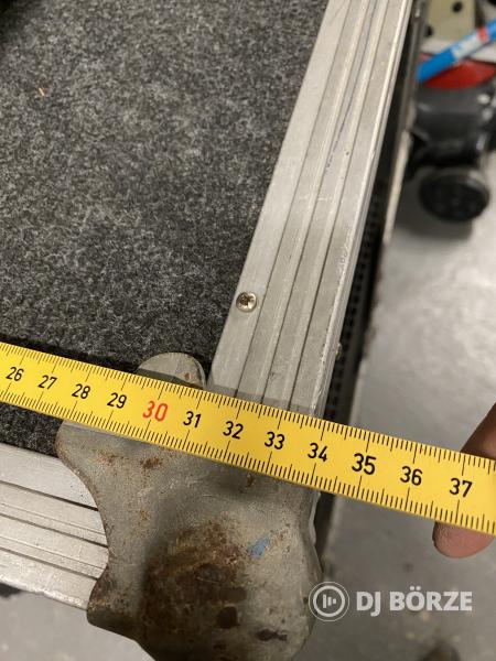 Üres hangfalak hangváltóval, állványhüvellyel (4 db egyben)
