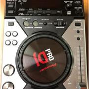 Pioneer CDJ-400-ast keresek.