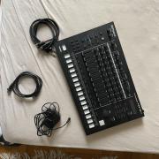 Eladó Roland TR-8S dobozában