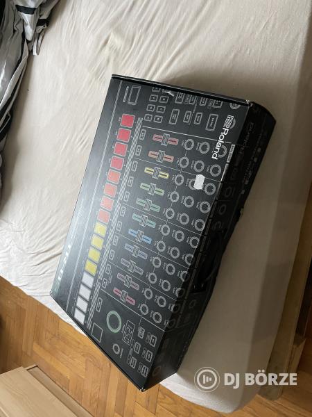 Eladó Roland TR-8S dobozában