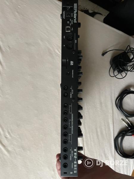 Eladó Roland TR-8S dobozában