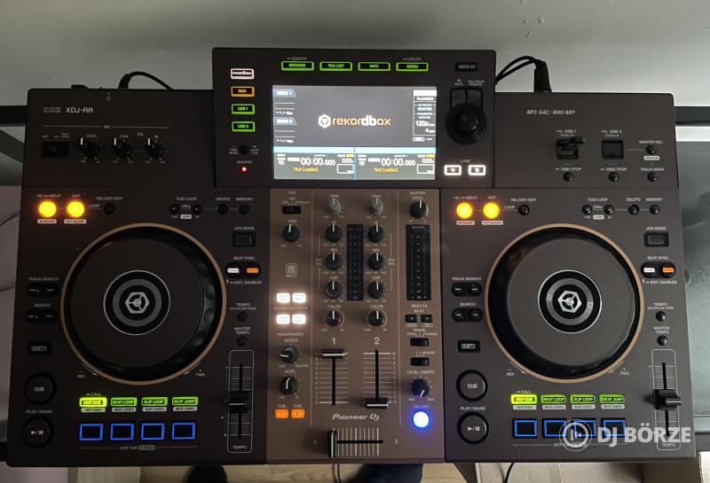 Pioneer XDJ-RR + UDG rack