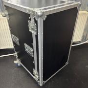 18U Magas Robust rack kerekekkel szerelve