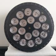 Eladó számlával, garanciával, új 18x10 watt fém házas PAR lámpák, rackekkel