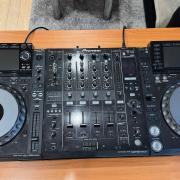 Pioneer CDJ-2000NXS + DJM-900 nexus