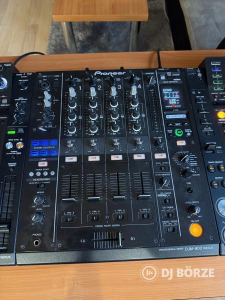 Pioneer CDJ-2000NXS + DJM-900 nexus