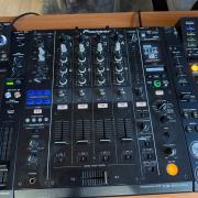 Pioneer CDJ-2000NXS + DJM-900 nexus
