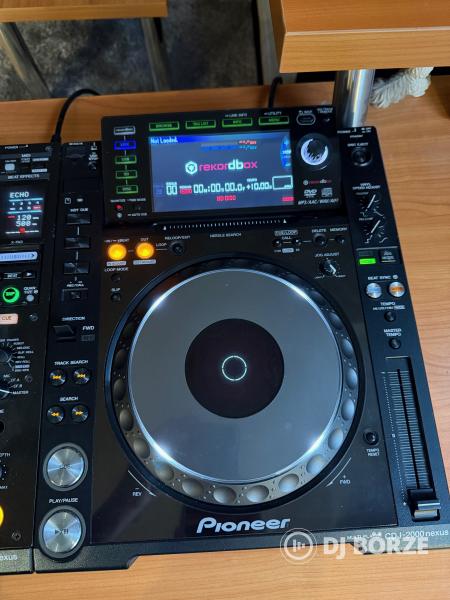 Pioneer CDJ-2000NXS + DJM-900 nexus