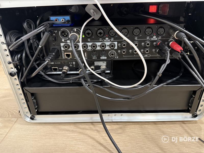 RCF M18 Digitális keverő
