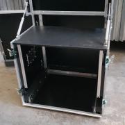 Monitoros, kihajtható fedelű, alul sines rack - Safecase