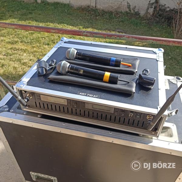 Shure UHF-r vezetéknélküli mikrofon eladó.(Beta 58)
