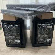 Behringer TRUTH B2030A stúdió monitor + Mega Acoustic IsoPads IP-8 Black Stúdió monitor alátét