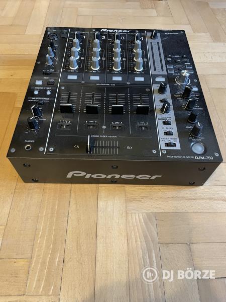 Pioneer DJM-750 keverő