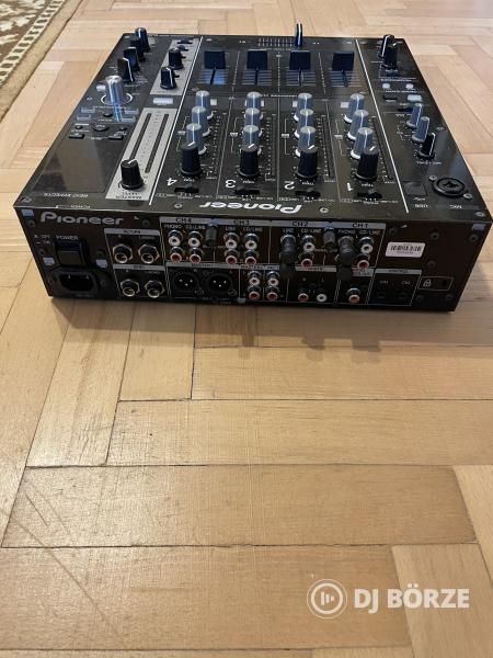 Pioneer DJM-750 keverő