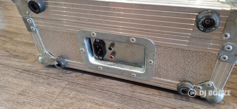 Eladó 2db Rack CDJ800MK2 vagy hasonló méretű eszközök részére
