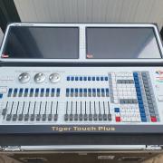 Tiger Touch Plus fénypult.