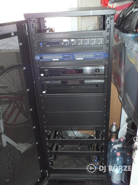 Audio rack szekrény . végfok rack