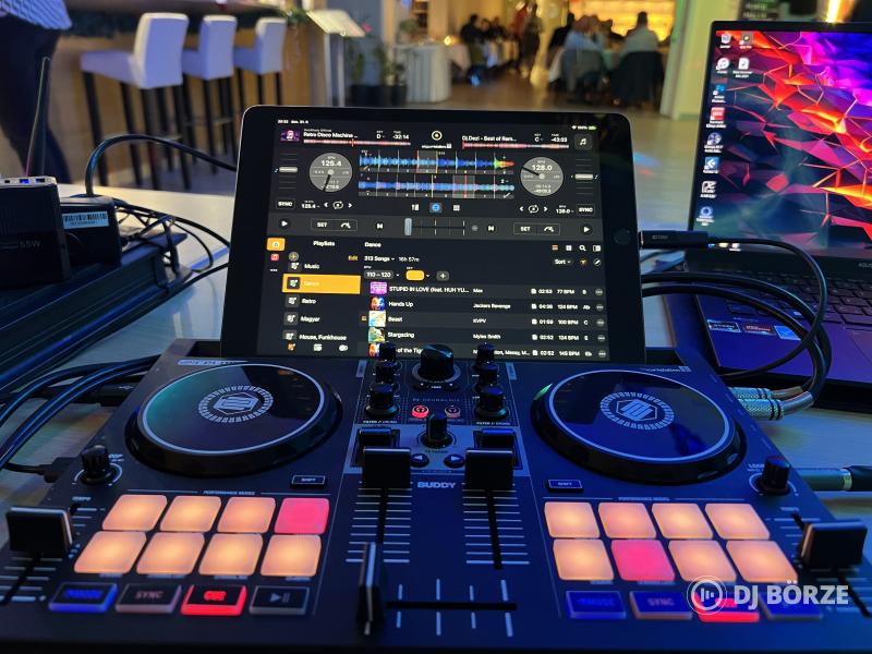 Reloop Buddy DJ kontroller + decksaver
