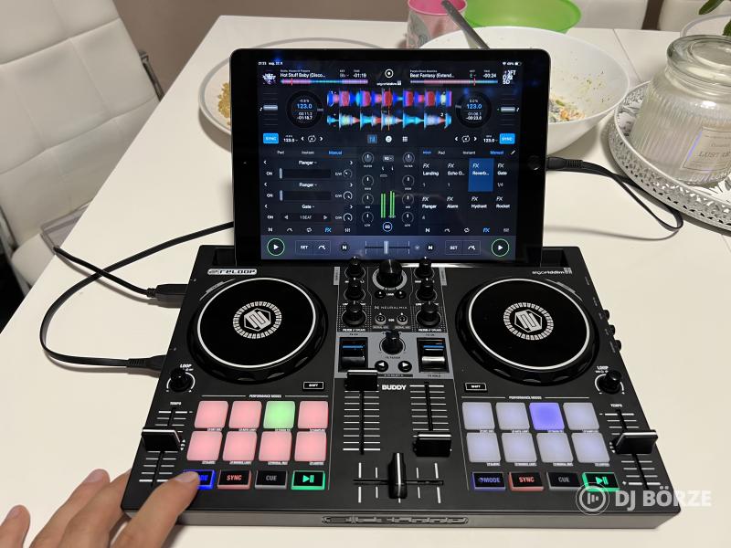 Reloop Buddy DJ kontroller + decksaver