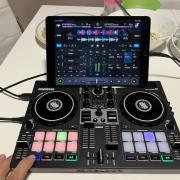 Reloop Buddy DJ kontroller + decksaver