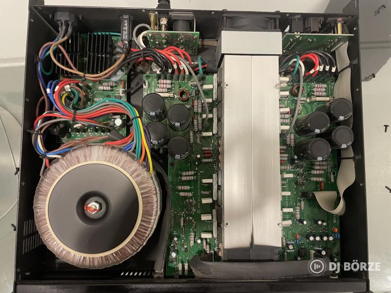 QSC RMX2450 végfok, erősítő. 4 Ohm 2400 W!!