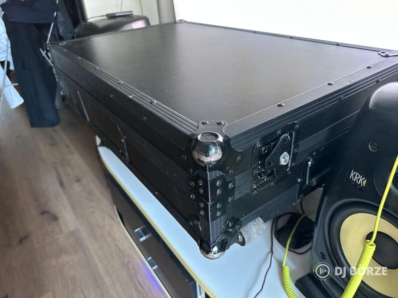 Pioneer xdj XZ + Zomo gurulós rack a Leg masszívabb ami a piacon van