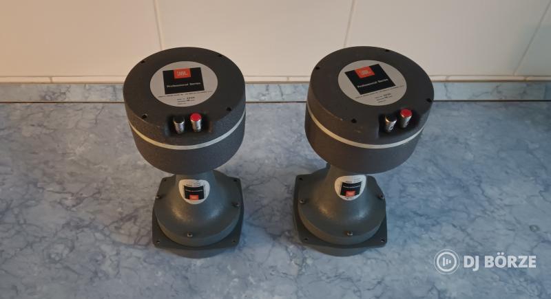 Több típusú, különleges driver. JBL, Gauss, stb.
