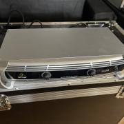 Behringer Inuke NU3000 erősítő, végfok