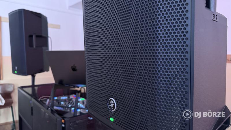 Mackie Thump 15A hangfalak + gurulós hordtáska