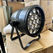 16 db ÚJ 19x15w Zoomos Par lámpa