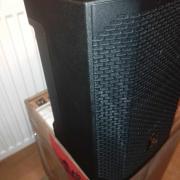 Electro-Voice Everse 8 aktív Bluetooth hangfal + tartalék akku + huzat.