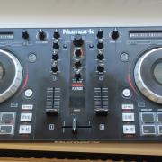 Numark mixtrack platinum