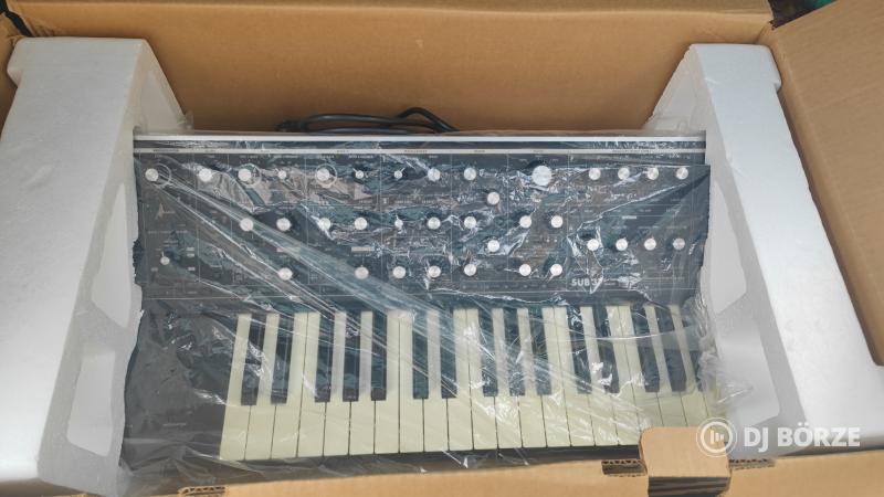 MOOG Subsequent 37 Szintetizátor