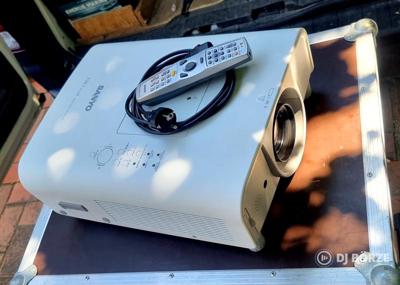 Sanyo plc xt21 video projektor