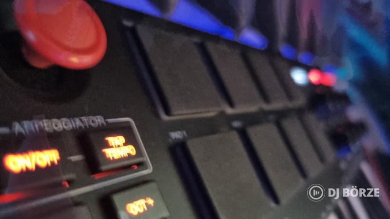 AKAI mpk mini. Midi controller