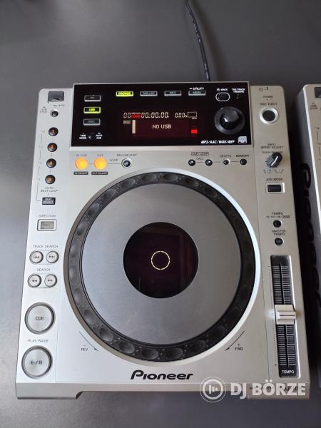 Eladó 2db Pioneer CDJ-850 lejátszó