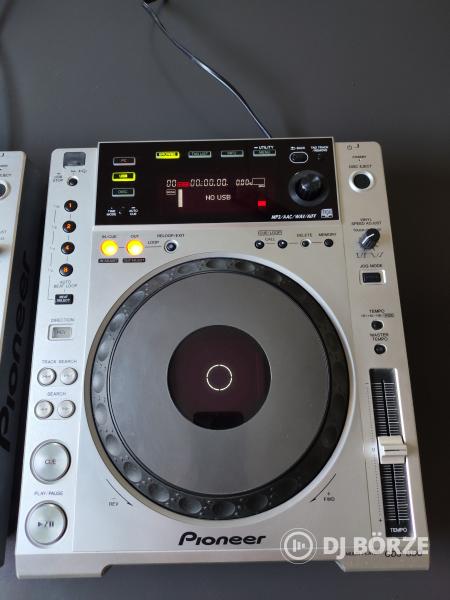 Eladó 2db Pioneer CDJ-850 lejátszó