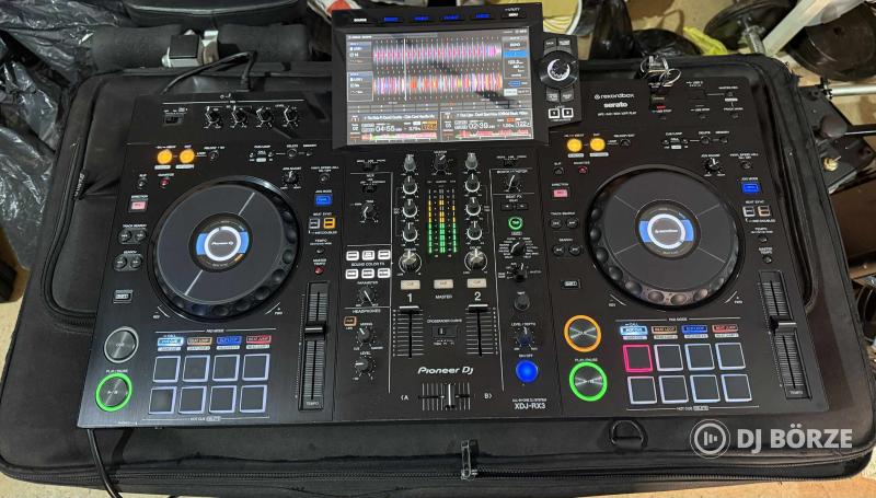 Pioneer XDJ RX3 + táska
