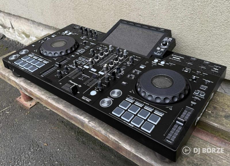 Pioneer XDJ RX3 + táska