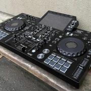Pioneer XDJ RX3 + táska
