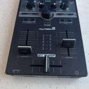 Reloop Mixtour