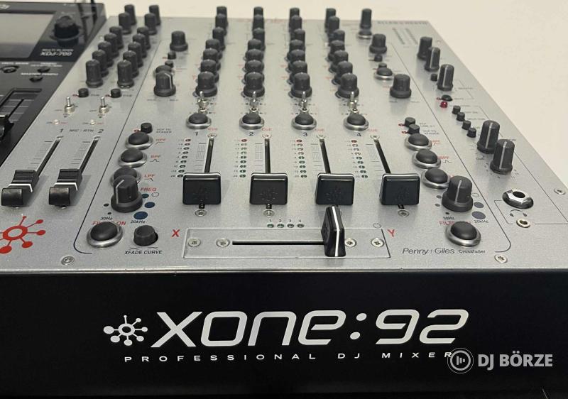Allen & Heath XONE:92 keverő