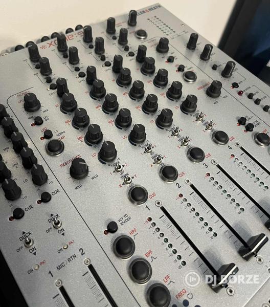 Allen & Heath XONE:92 keverő