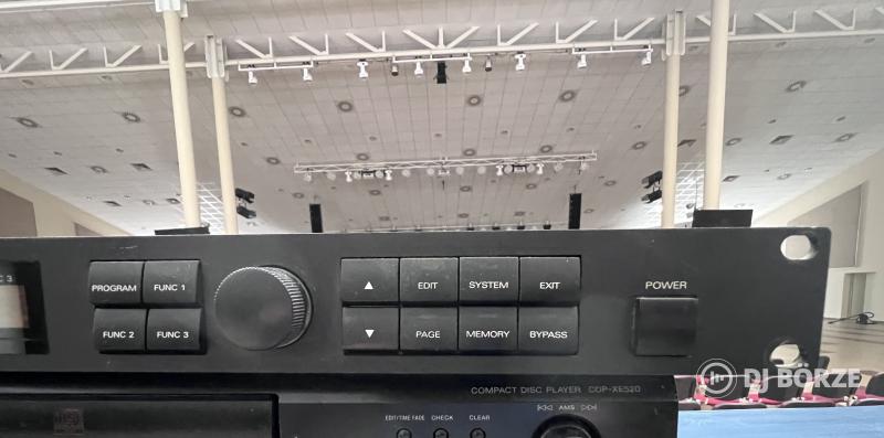 Roland SRV 330 effekt processzor