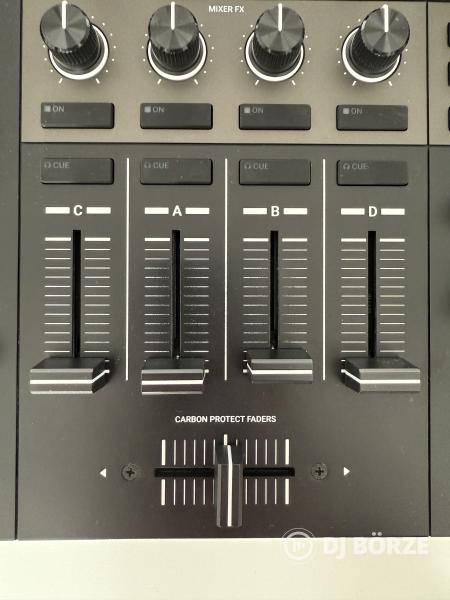 Native Instruments Traktor Kontrol S4 MK3