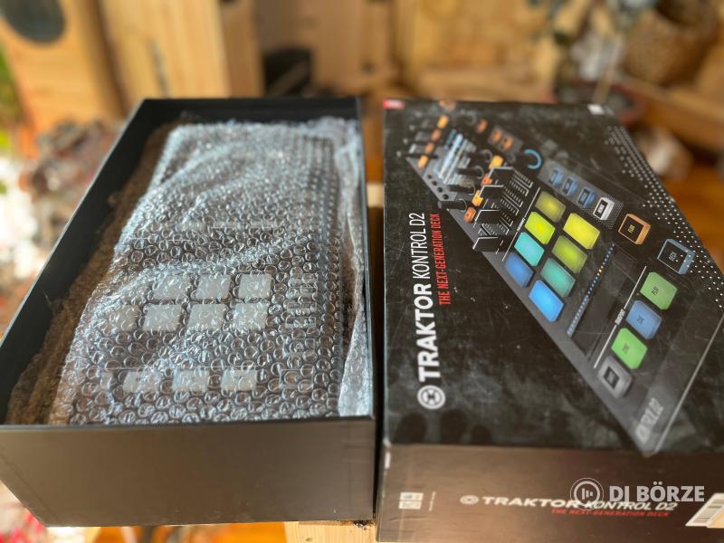 Native Instruments - Traktor D2 Pár + Deck Saver