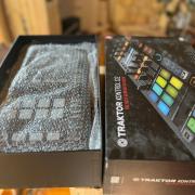Native Instruments - Traktor D2 Pár + Deck Saver