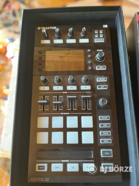 Native Instruments - Traktor D2 Pár + Deck Saver