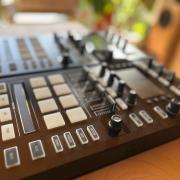 Native Instruments - Traktor D2 Pár + Deck Saver